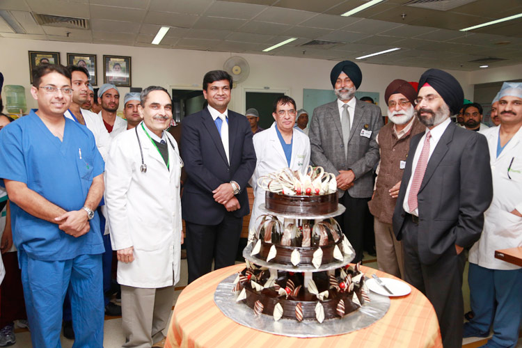 Best Kidney transplant Surgeon india, best kidney transplant hospital in punjab, Best urologist, super Specialist kidney surgeon chandigarh, mohali, panchkula, leading Uro oncologist ludhiana, HP, Baddi, Punjab, himachal, haryana