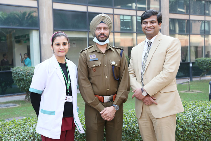 Best Kidney transplant Surgeon india, best kidney transplant hospital in punjab, Best urologist, super Specialist kidney surgeon chandigarh, mohali, panchkula, leading Uro oncologist ludhiana, HP, Baddi, Punjab, himachal, haryana